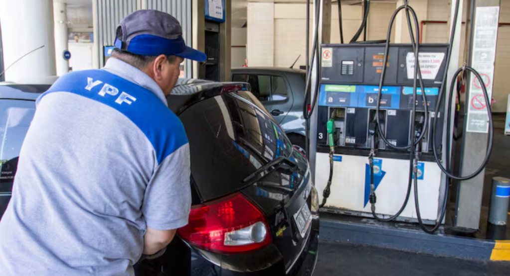 Nafta: YPF bajará 4% los precios de los combustibles desde el&nbsp;jueves