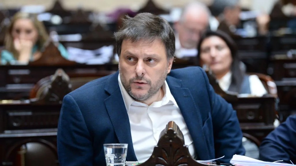 Santoro: Aliado pero con&nbsp;cargo